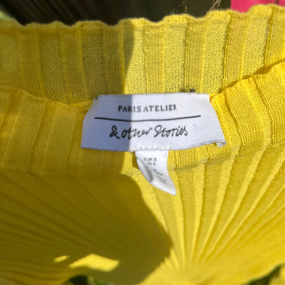 Gul ribbad tröja från & Other Stories - 1