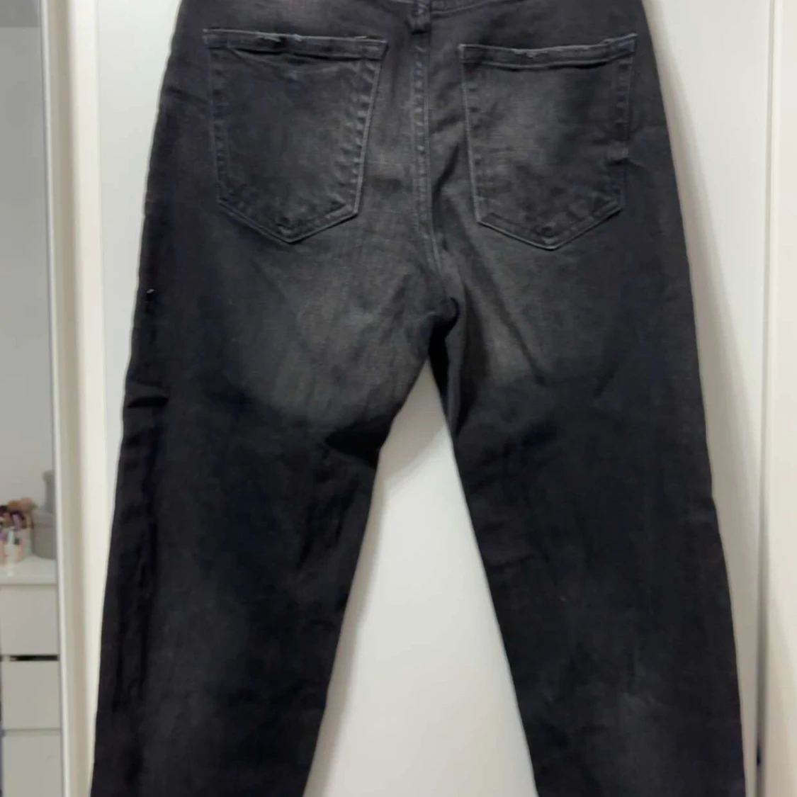 Svarta jeans från Zara, storlek 32 - 1