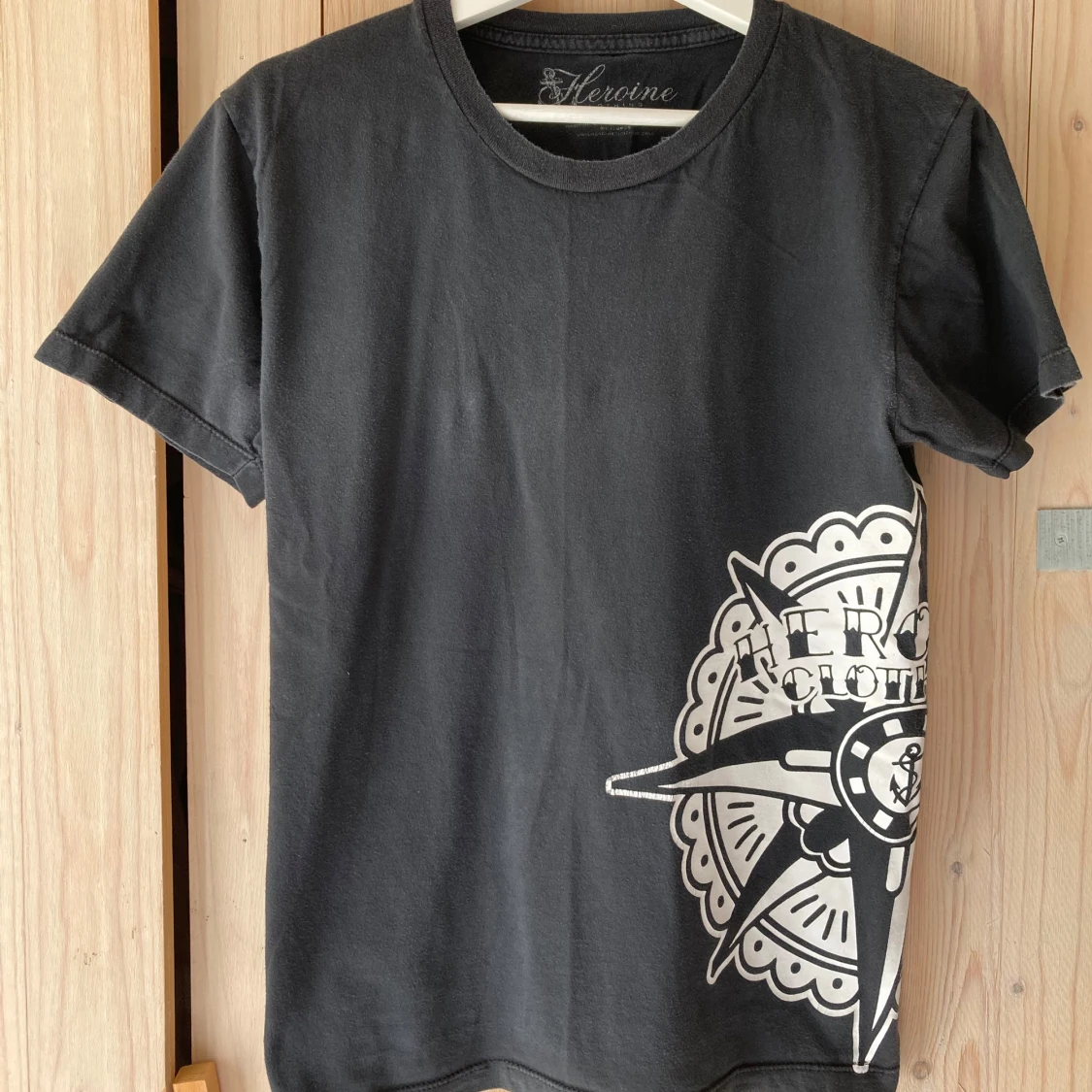 T-shirt Heroine Clothing