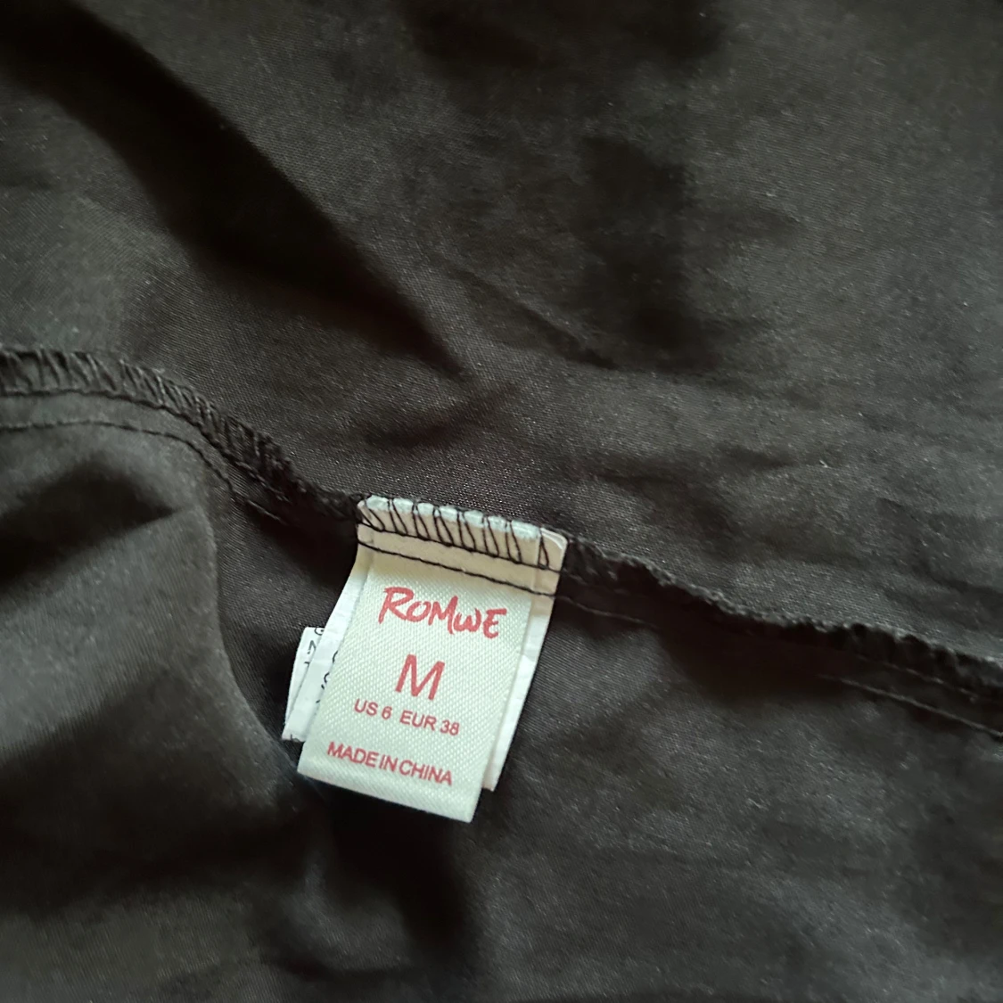 Svart volangkjol från Romwe - 1