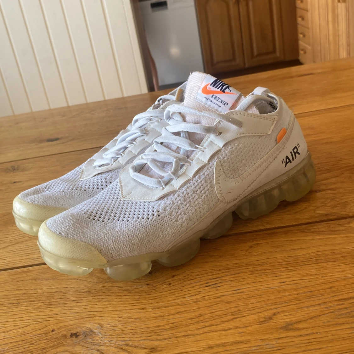 Off-White x Nike Air Vapormax Vit storlek 43