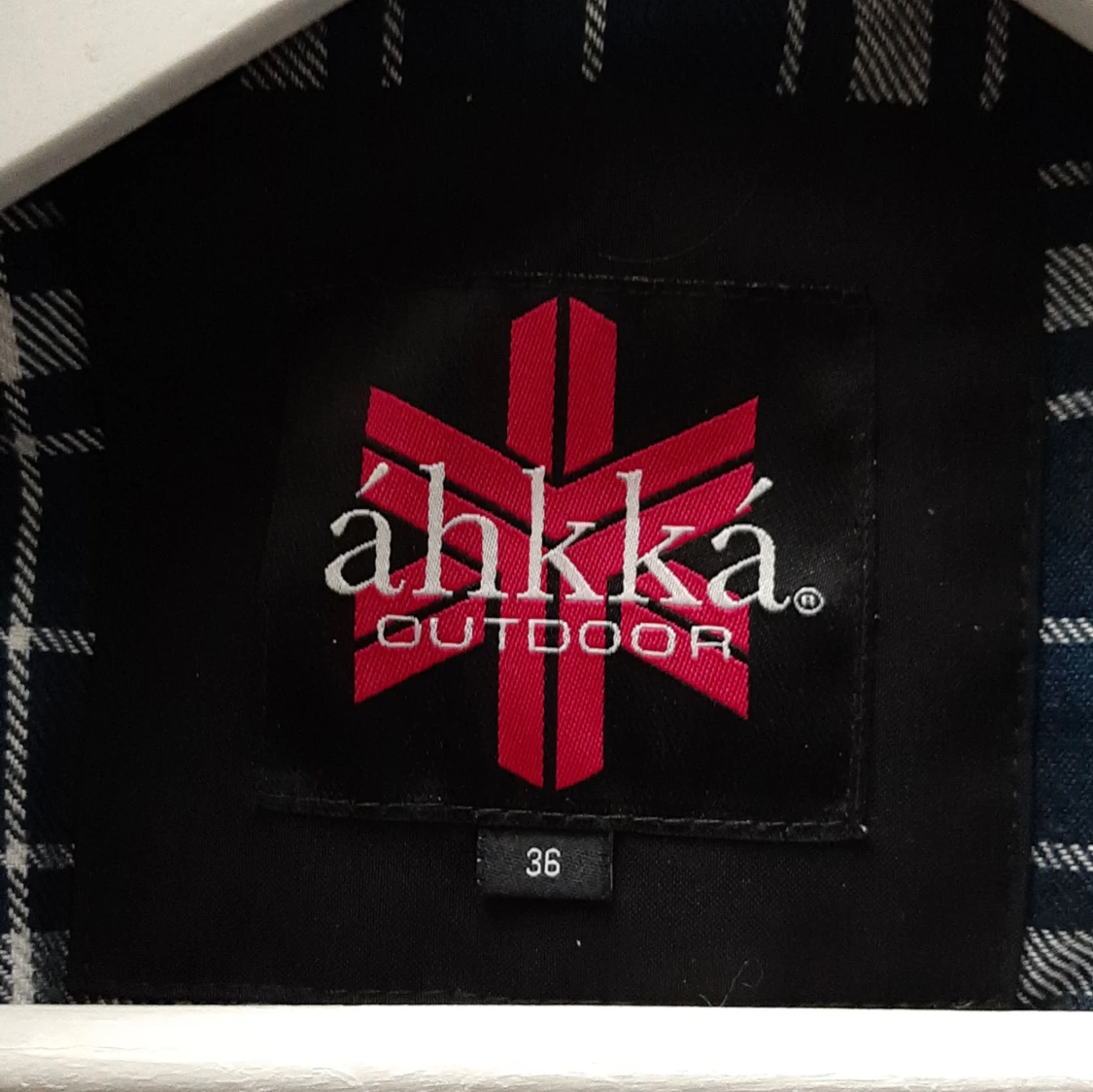 Svart parkas från Áhkká med fuskpäls - 3