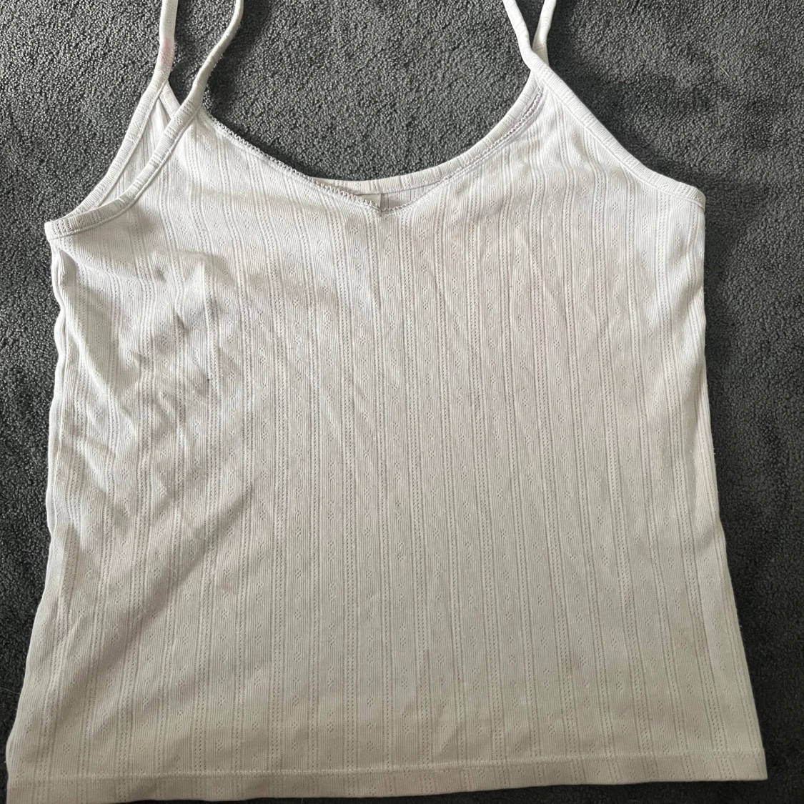 Vit ribbad linnetopp från Lindex XS
