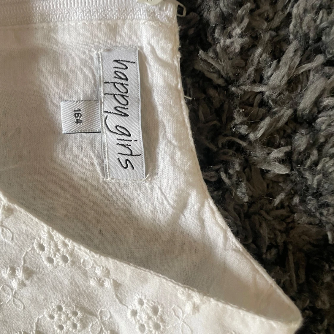 Vit broderad klänning Happy Girls - 2