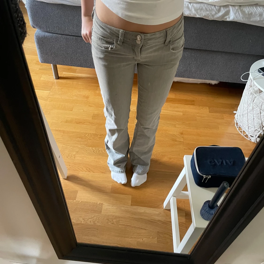Lågmidjade ljusgrå bootcut jeans - 2