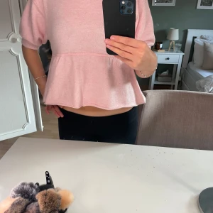 Rosa stickad blus Nelly  - Säljer denna jätte fina blusen från Nelly fint skick 