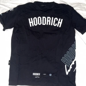 Hoodrich T-Shirt - Fin t shirt i bra skick.