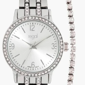 Silverfärgad klocka från Regal - Snygg silverfärgad klocka från Regal.