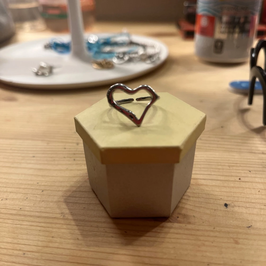 Silverfärgad hjärtformad ring - 2