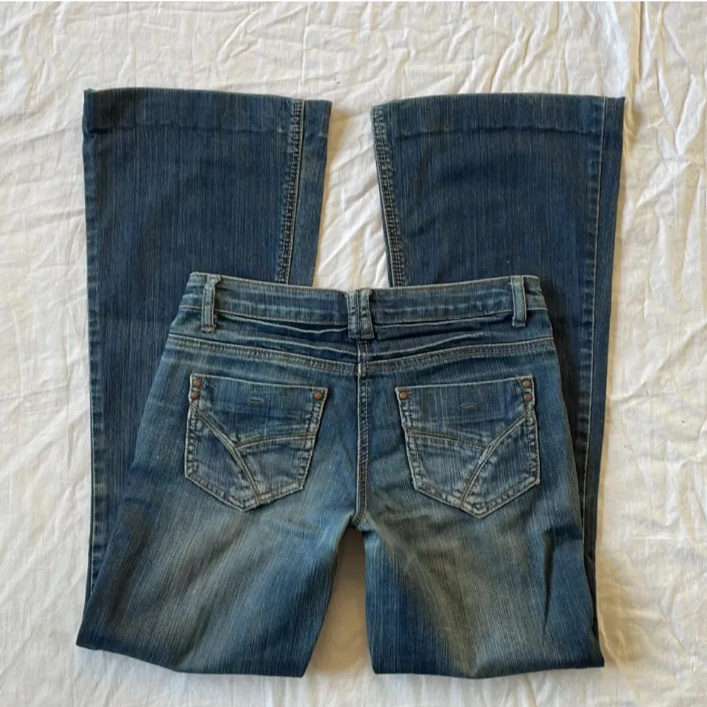 Såå snygga lågmidjade jeans som tyvärr inte kommer till användning längre!💞. Farkut & Housut.