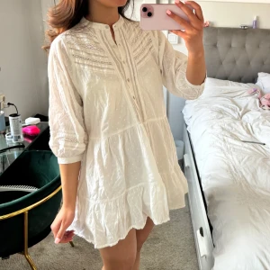 Klänning! - Så snygg klänning som tyvärr är för kort för mig som är 172! Tror den skulle passa någon under 165cm