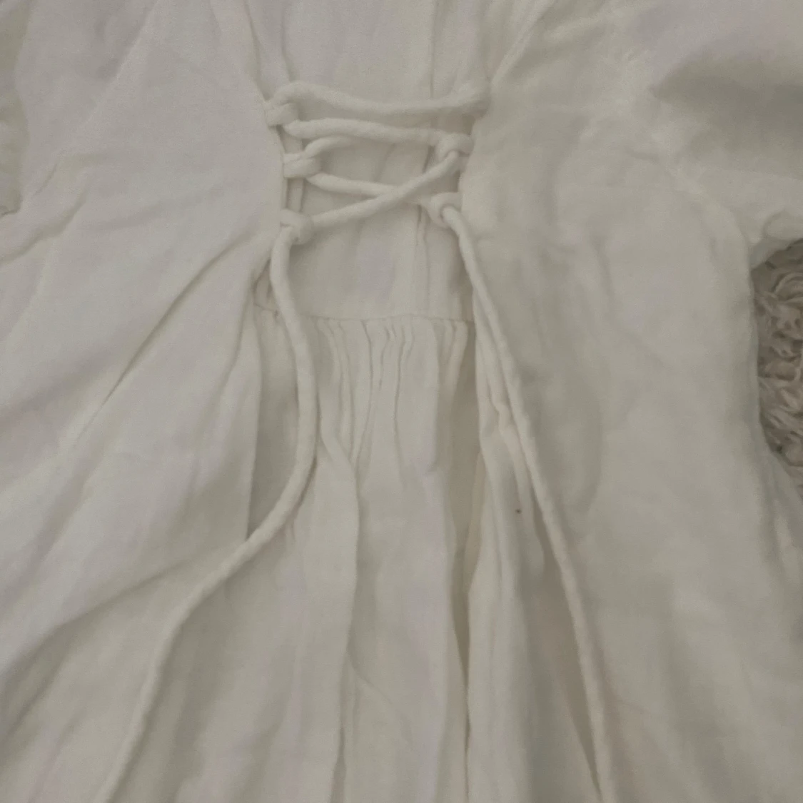 Vit klänning från BikBok - 3