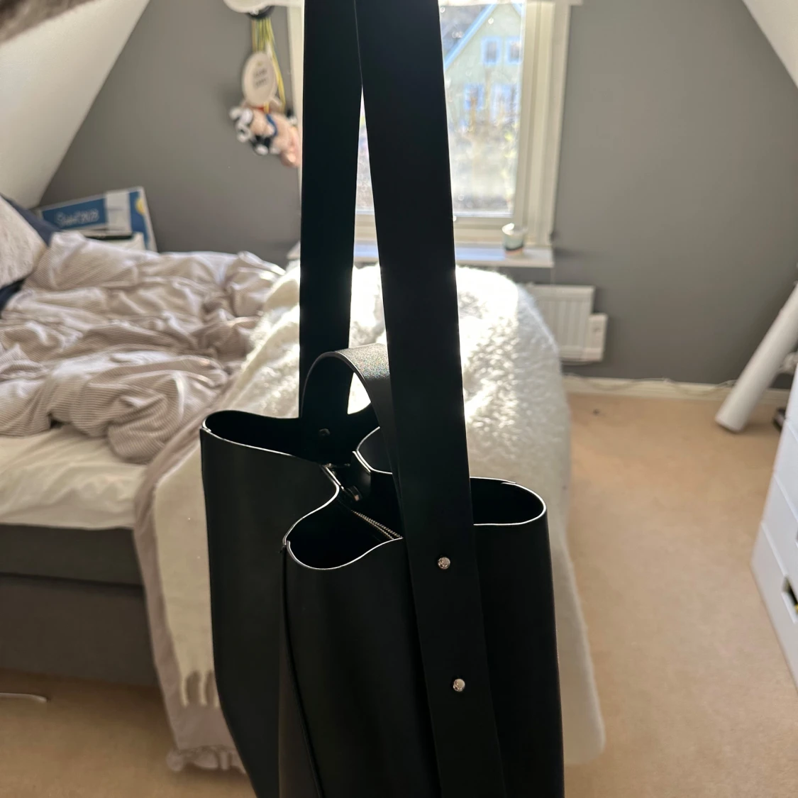 Svart axelväska i skinn - 2