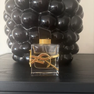 YSL Libre - YSL Libre 30 ml. Använd ca 1/3.