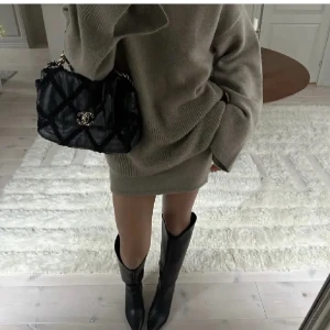 𝓢ö𝓴𝓮𝓻 stickat set från NA-KD - Söker detta stickade set från NA-KD i samma färg och i storlek M💋