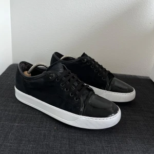 Lanvin skor - Säljer ett par lanvins. Skick 8/10. Storlek 42