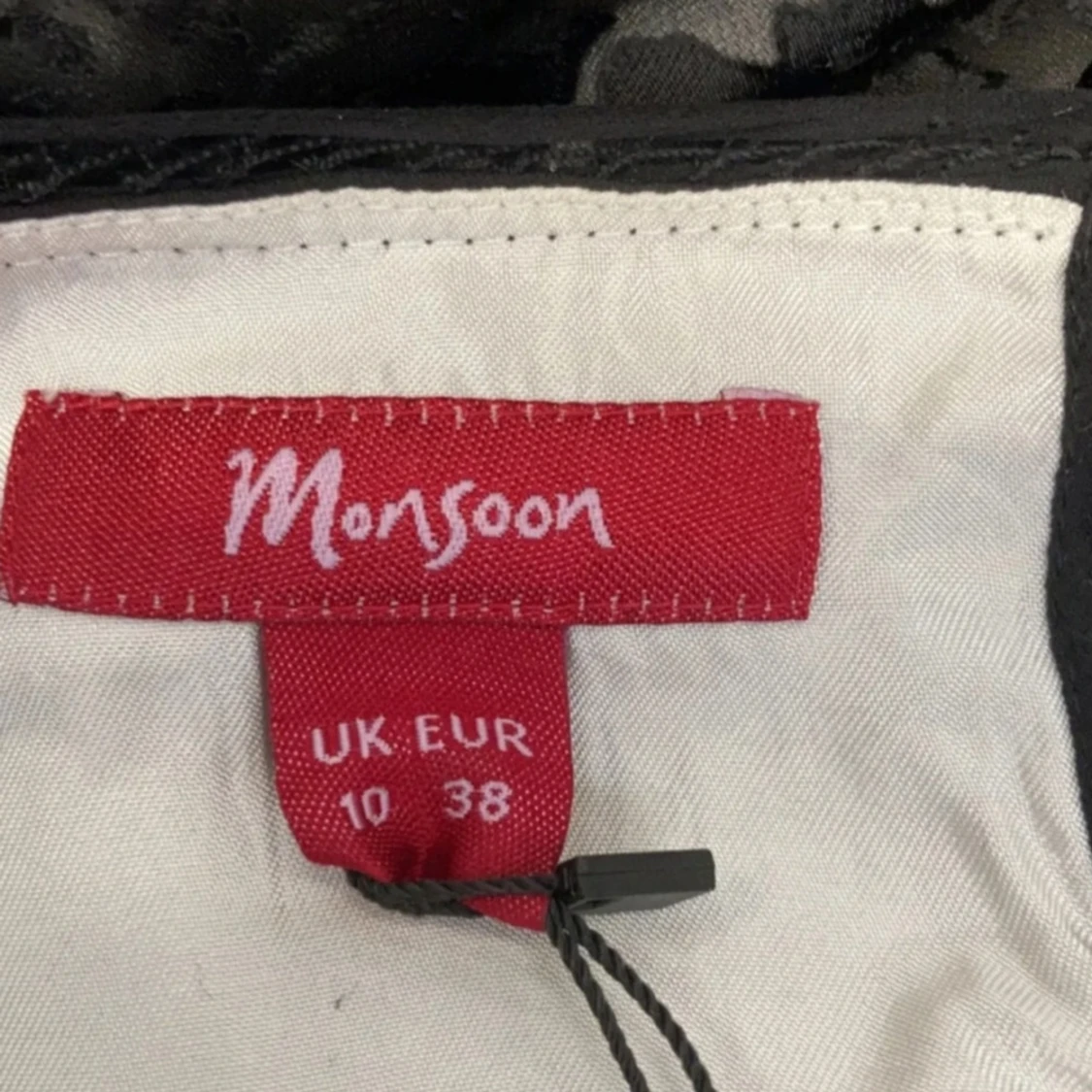 Svart spetsklänning från Monsoon i siden och viscose  - 2