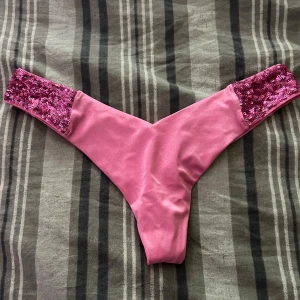 Calzedonia bikini underdel - Säljer den här söta bikiniunderdelen i storlek s. Pris kan diskuteras ❤️