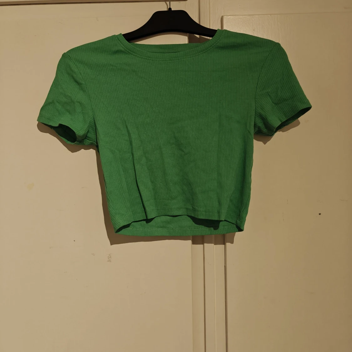 Grön croppad topp från FSBN Sister New Yorker