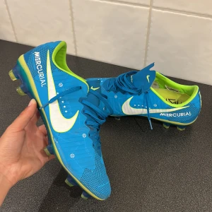 Nike Mercurial vapor 11 - Neymar written in the stars, elit modell/ACC. Sparat dem här länge samt använt dom säkert. Otroligt snygga samt ovanliga. Hör av er om nån fråga!
