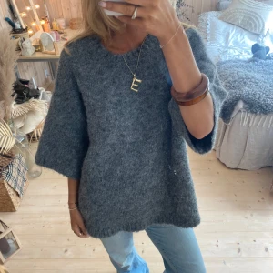Stickad mohair tröja - SUPER snygg!! Så fin kvalitet 