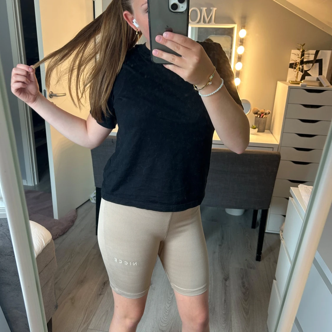 Shorts från NICCE - 2