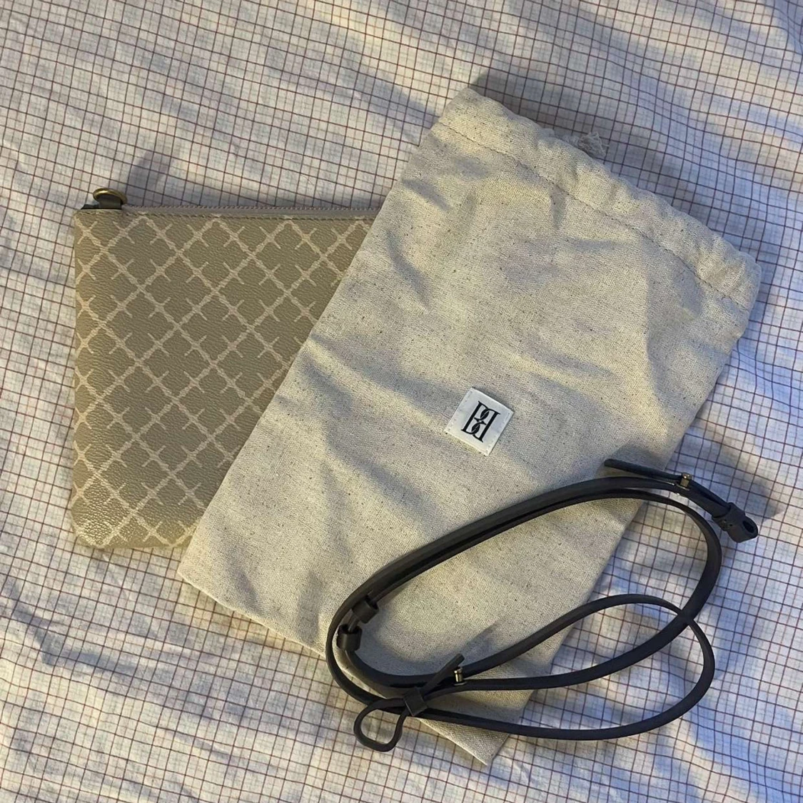 Beige Ivy kuvertväska från Malene Birger - 1