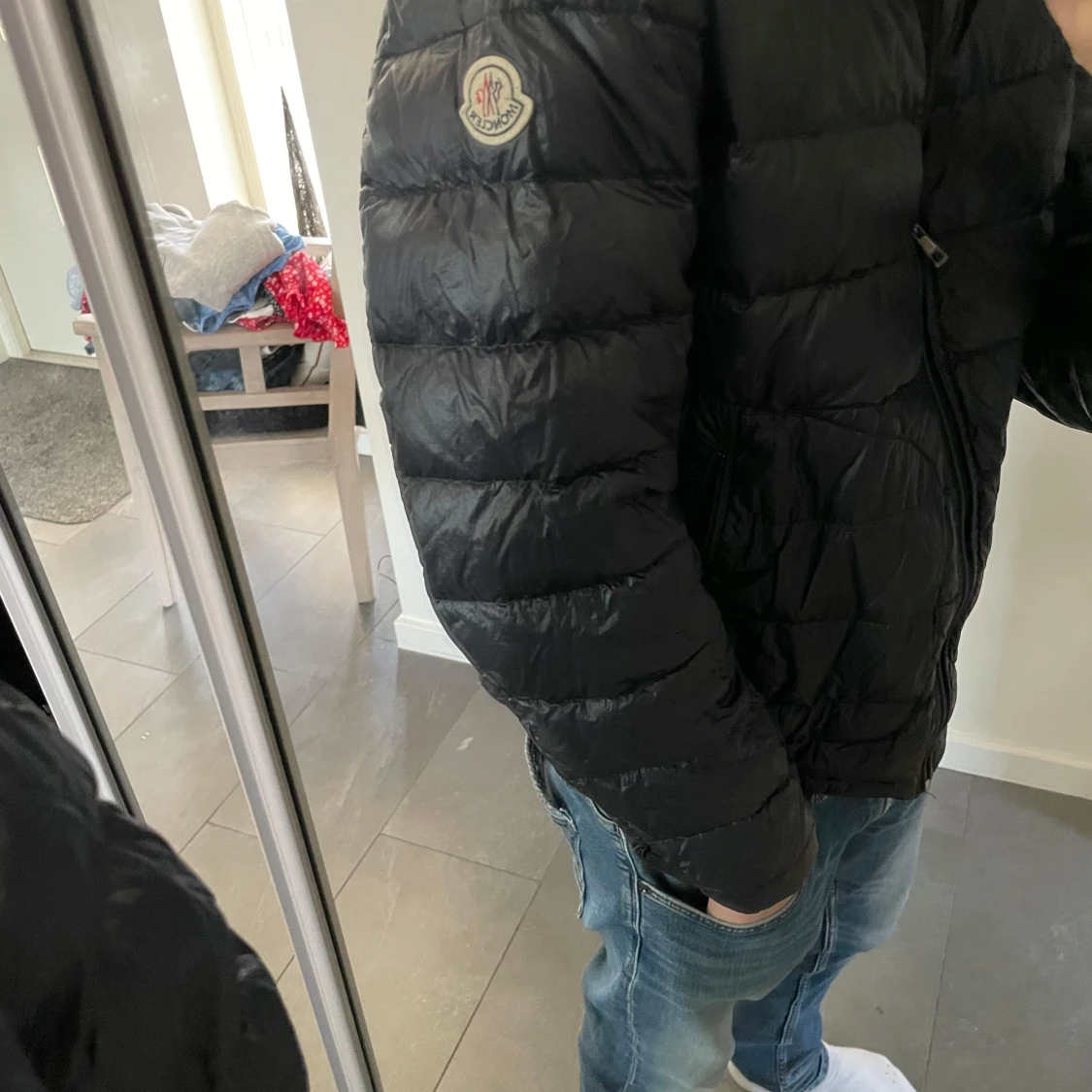 Svart pufferjacka från Moncler - 1
