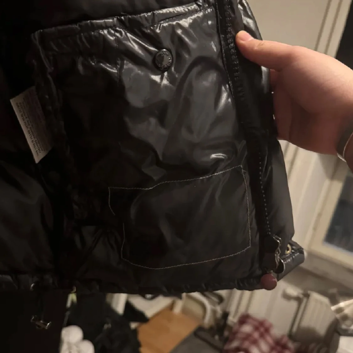 Svart pufferjacka från Moncler - 4