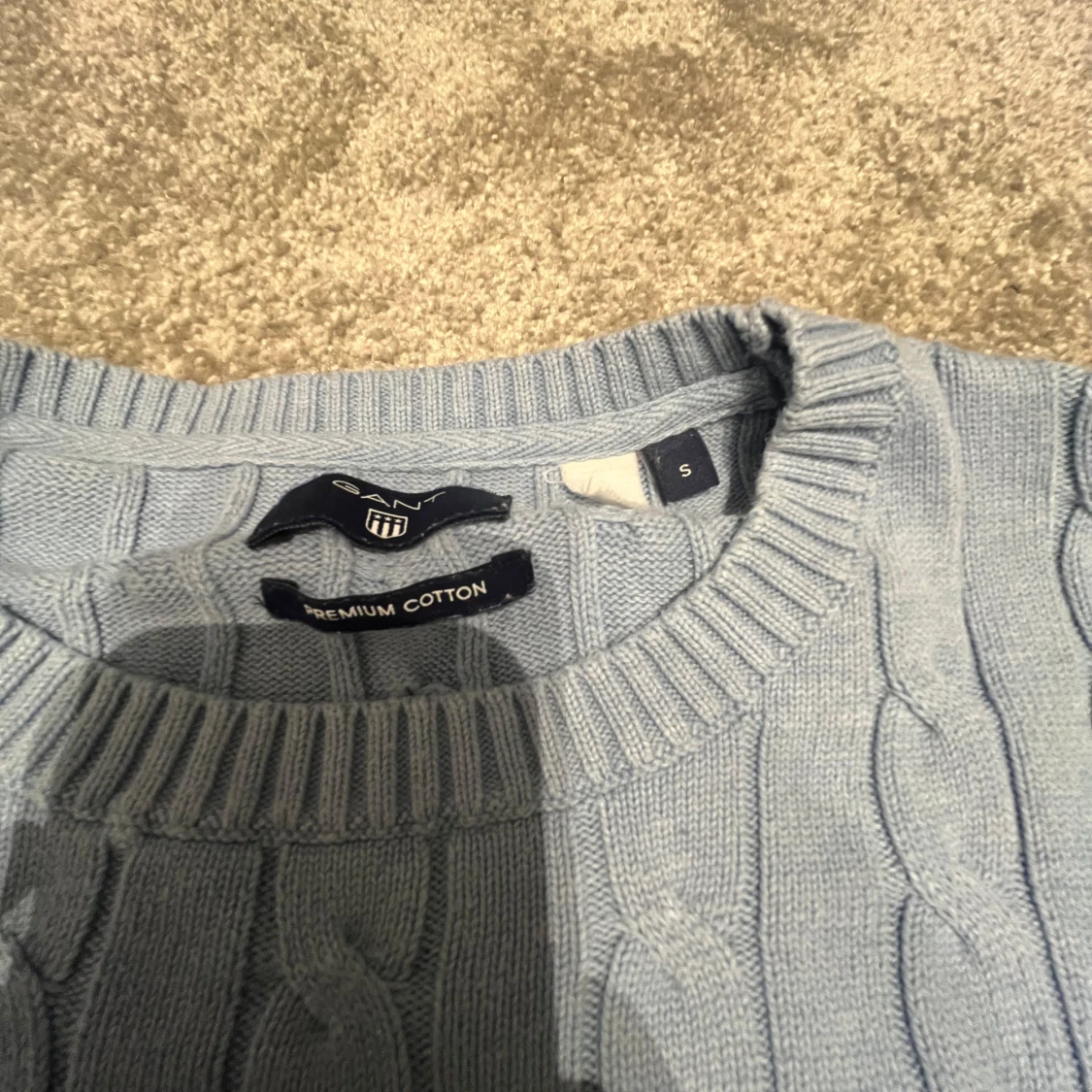 Ljusblå kabelstickad tröja från Gant - 2