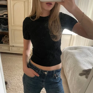 Topp - Supersnygg topp, funkar till allt!!💗