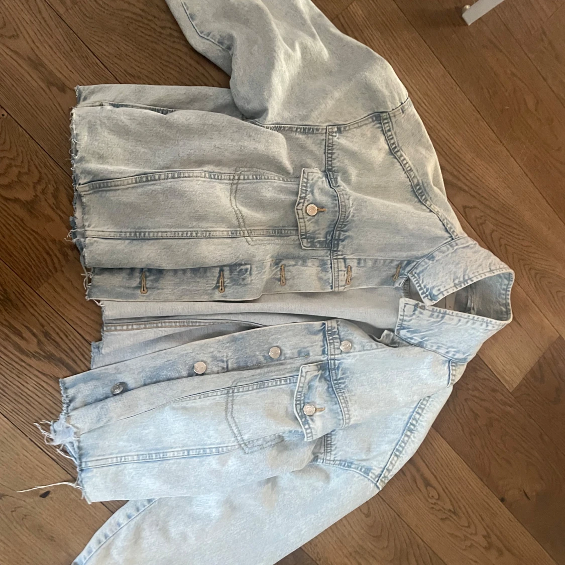 Ljusblå jeansjacka - 1