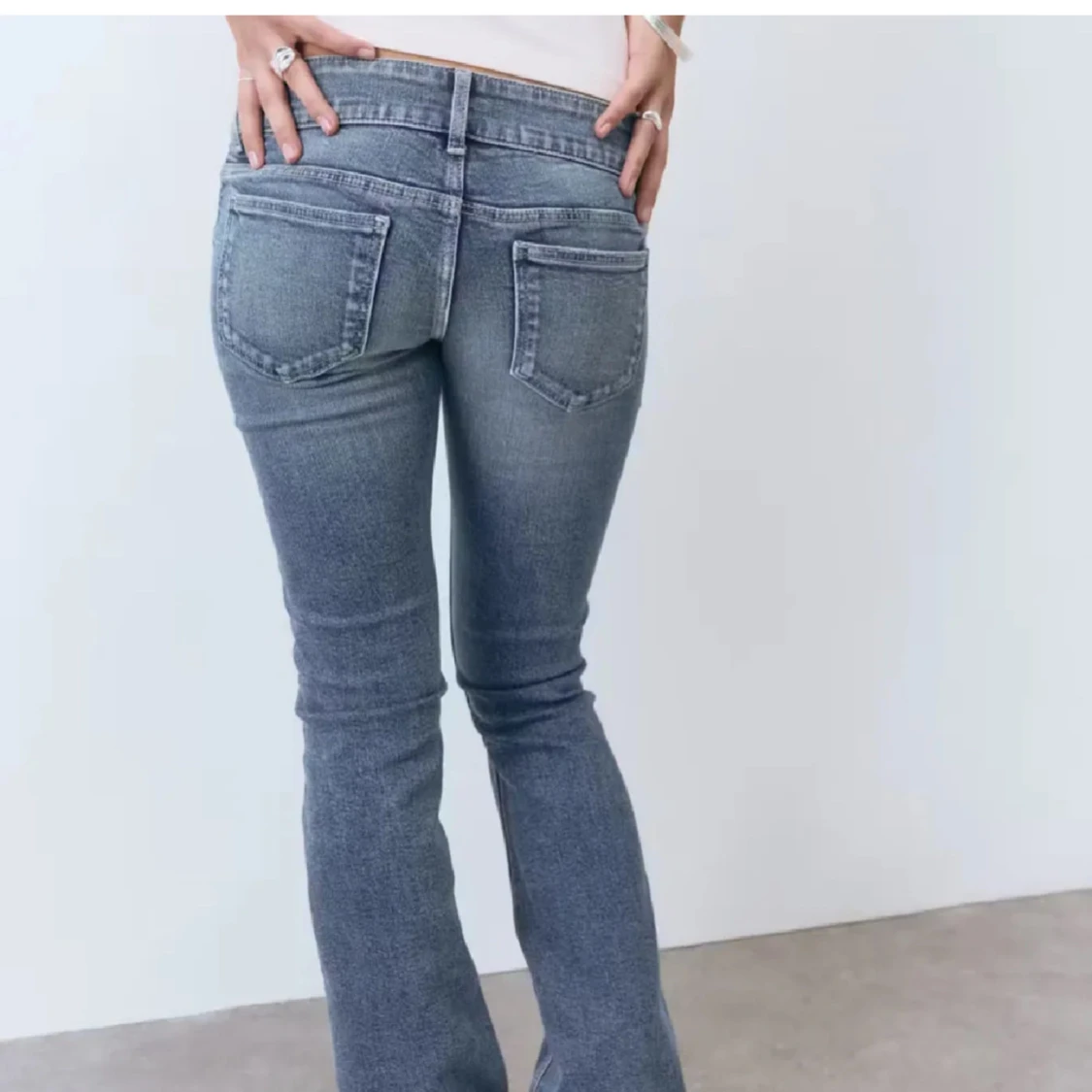 HELT NYA GINA JEANS lappar kvar! - 1