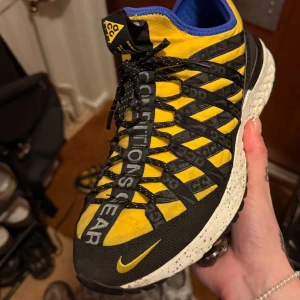 Nike Acg sneakers - Fint skick, knappt använda. Superlätta och bekväma.