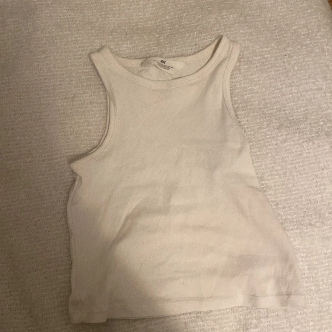 Super snygg vit ribbad linnetopp från H&M - 1