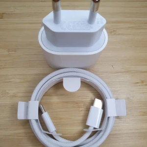 XTW Type-C Quick Charging Set, 20W Charger and 60W 1m Type-C Cable - XTW Type-C Quick Charging Set, 20W Charger and 60W 1m Type-C Cable