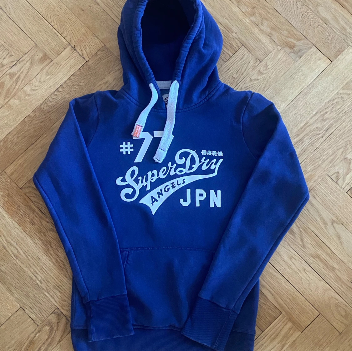 Blå hoodie från SuperDry