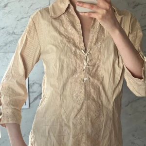 Vintage skjorta - Superfin vintage skjorta i skönt material 💛✨✨