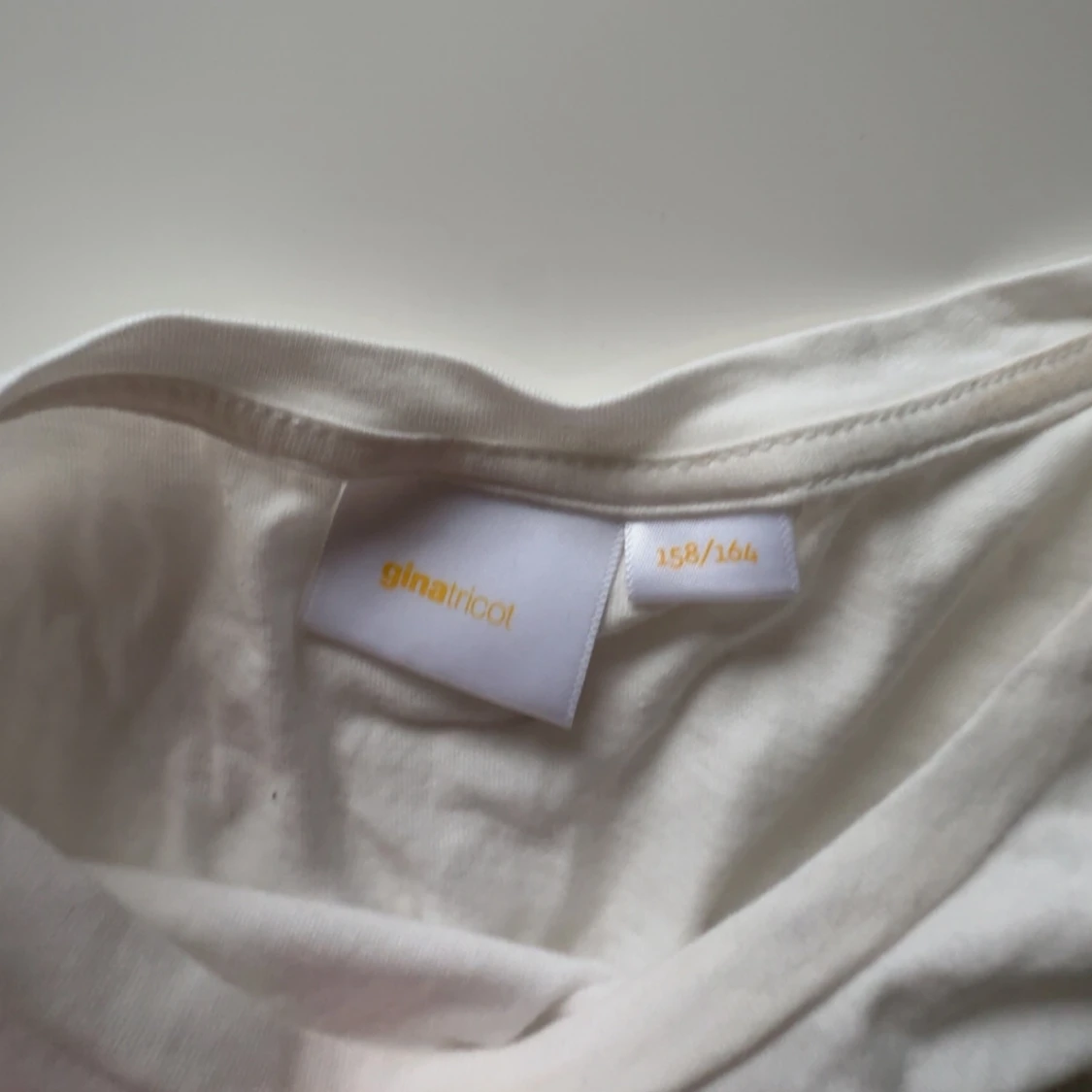 Vit långärmad topp från Gina Tricot - 3