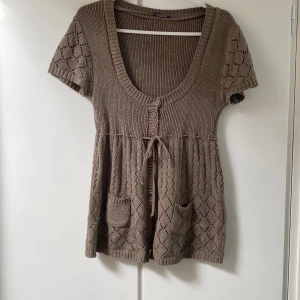 Babydoll kofta - En jättefin kofta som liknar de gammla hollister Babydoll-tröjorna💕