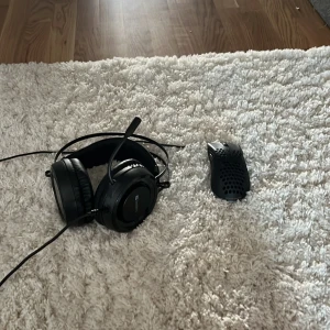  En gaming mus och gaming hörlurar för endast 200 kr  -  Led gaming, hörlurar och led gaming mus de är jättebra kvalitet
