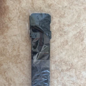 L bälte med svart spänne  - Säljer ett L bälte helt nytt 115 cm 