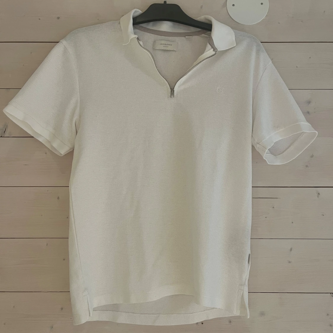 Vit pikétröja med half zip Jack & Jones