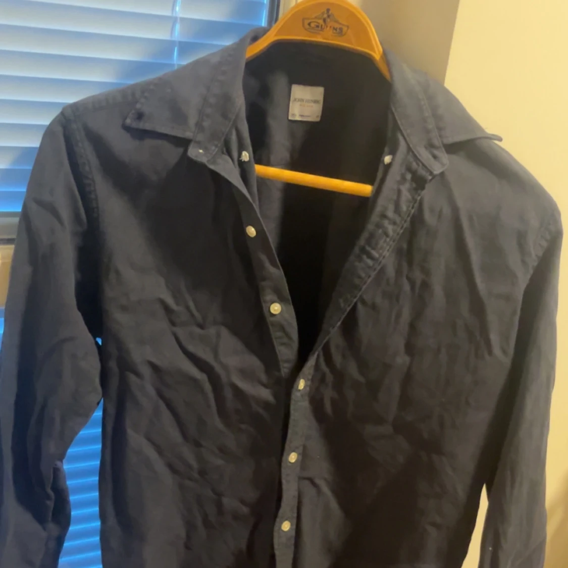 Mörkblå skjorta från John Henric - 1