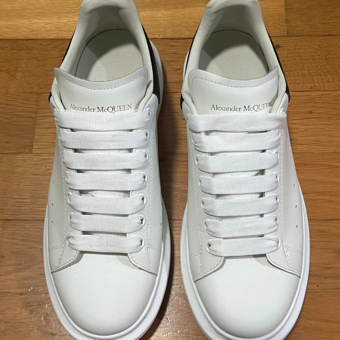 Alexander McQueen vita sneakers