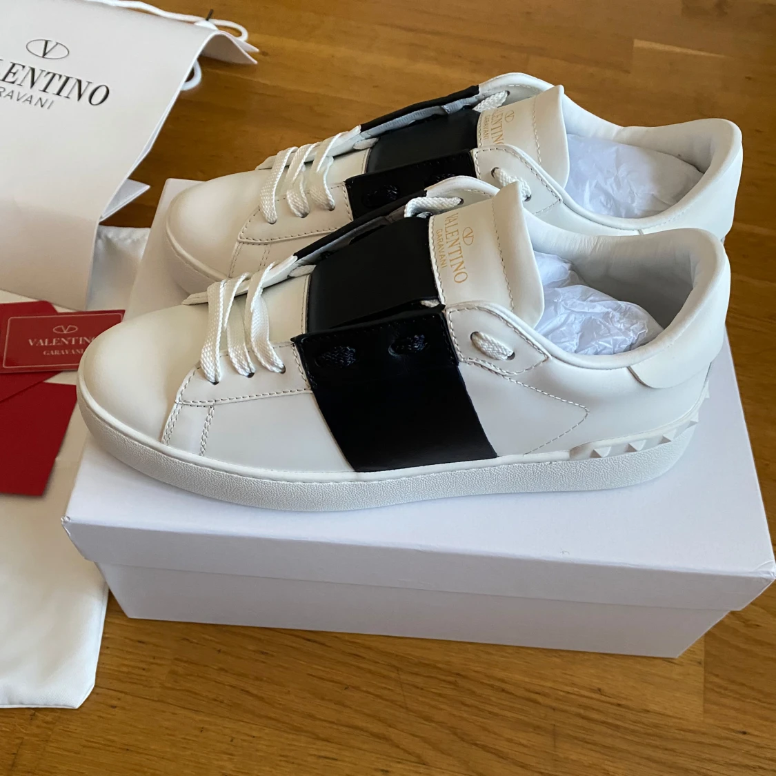 Valentino Garavani Open sneakers vit/svart - 1