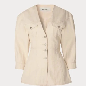 Beige overshirt från Avora - Säljer denna beiga avora jacka med prislappen kvar. 