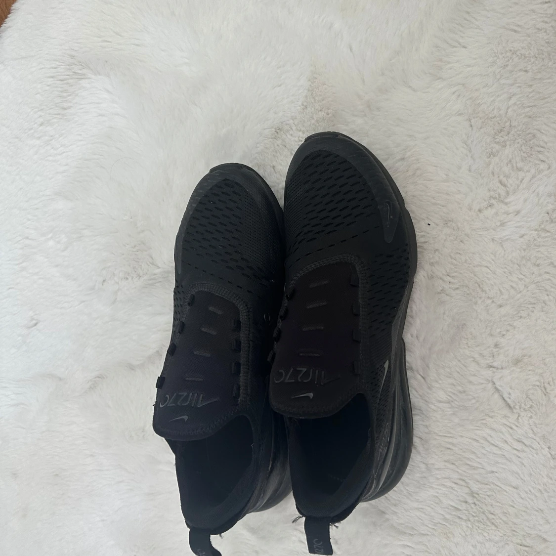 Svarta Nike Air Max 270 sneakers