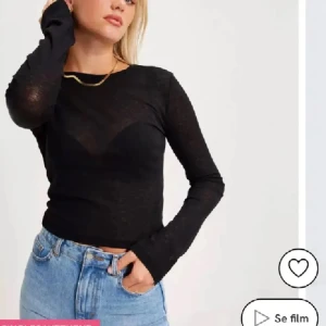 Två tröjor - En tröja och en hoddie 