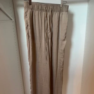 Sköna byxor  - Jättesköna mjuka byxor. 